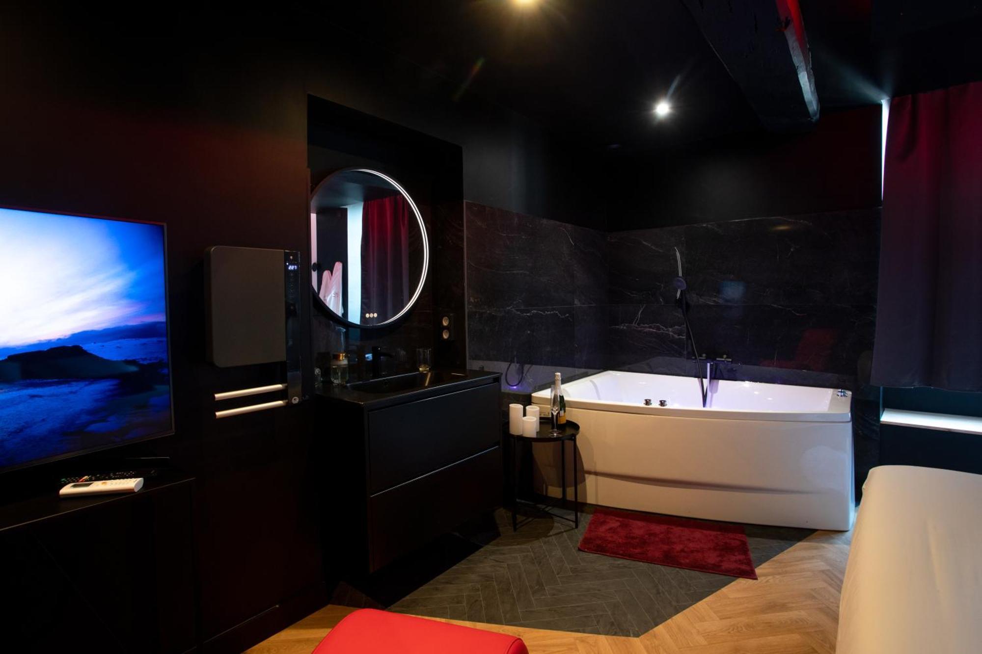 La Suite Spa & Cinema Saint-Lambert-du-Lattay 外观 照片